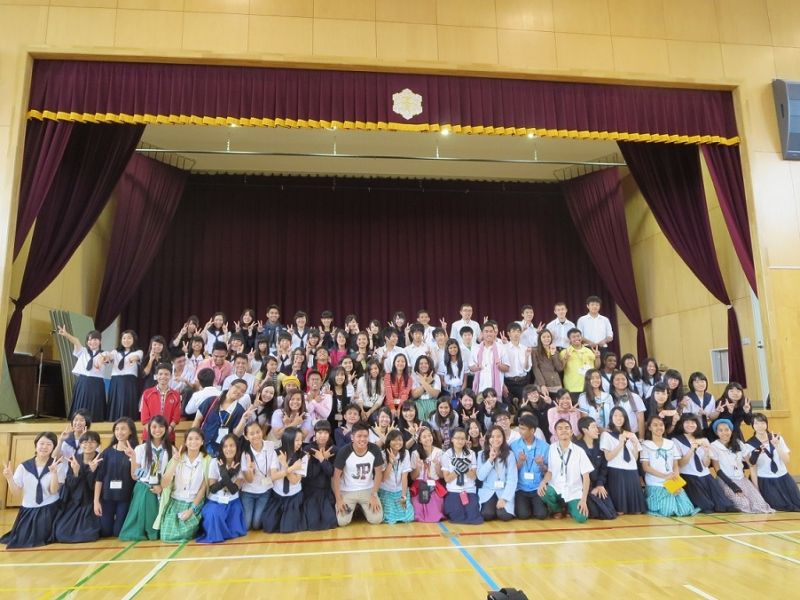 Giao lưu với học sinh THPT Philippines